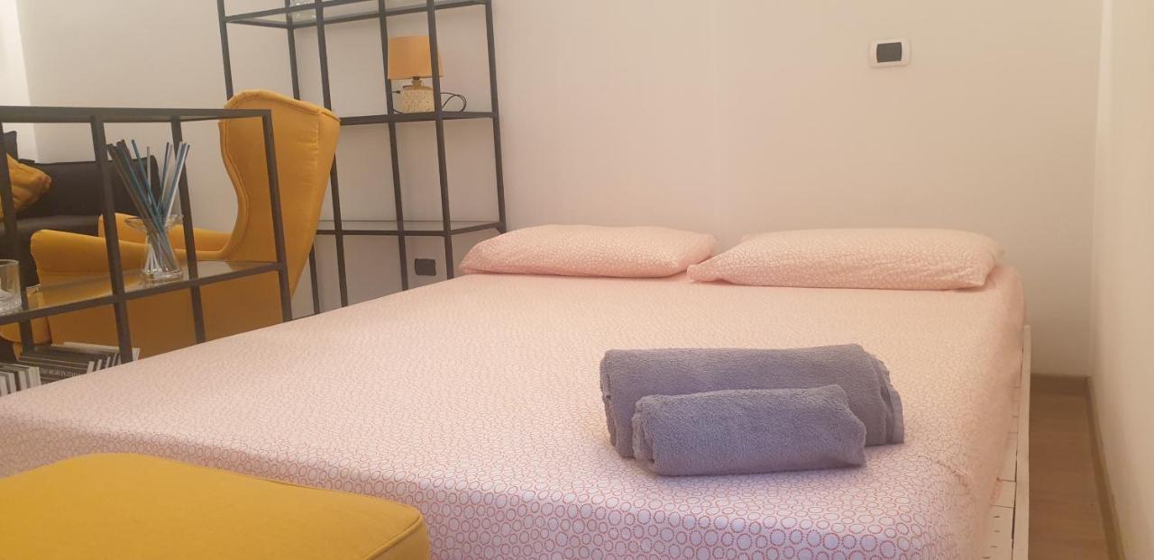 Isola Dal Verme Flat Apartman Milánó Kültér fotó